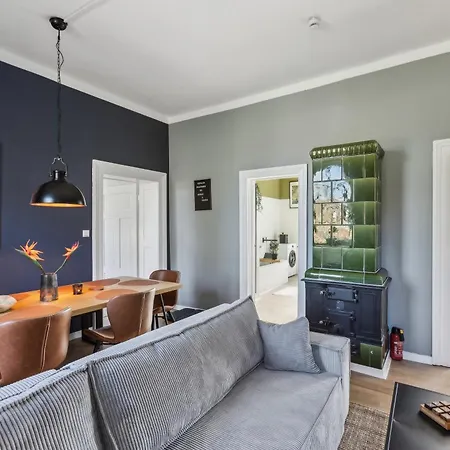 4 Altbauwohnung Zentral Inkl Smart Tv Netflix Garten Daire