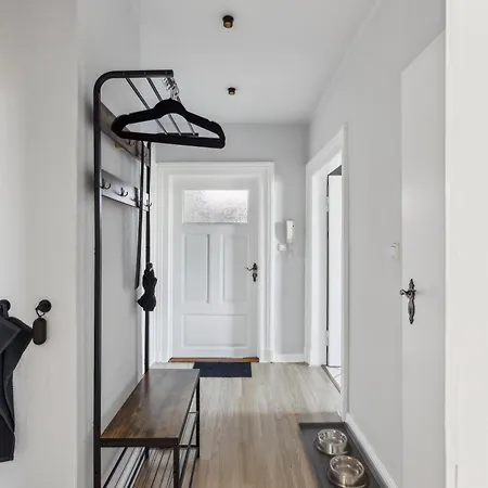 4 Altbauwohnung Zentral Inkl Smart Tv Netflix Garten Daire
